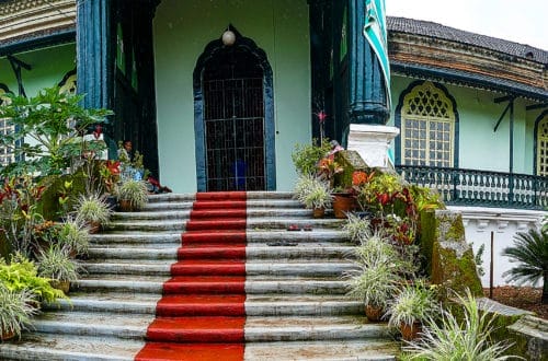 Figueiredo Mansion and Mae de Deus Church in Goa