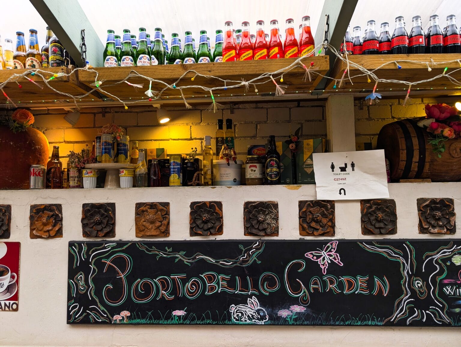 Portobello Road Market in Notting Hill &ndash; photo 1