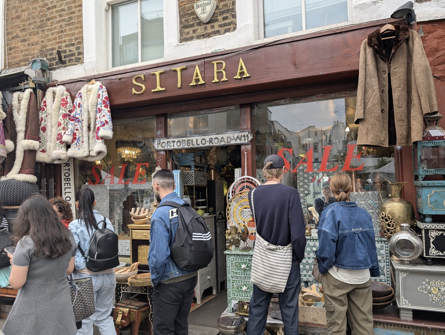Portobello Road Market in Notting Hill &ndash; photo 12