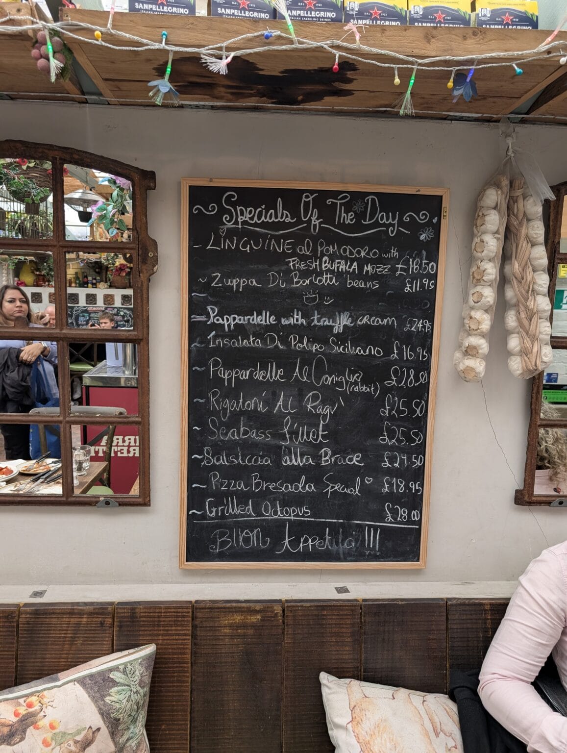 Portobello Road Market in Notting Hill &ndash; photo 18