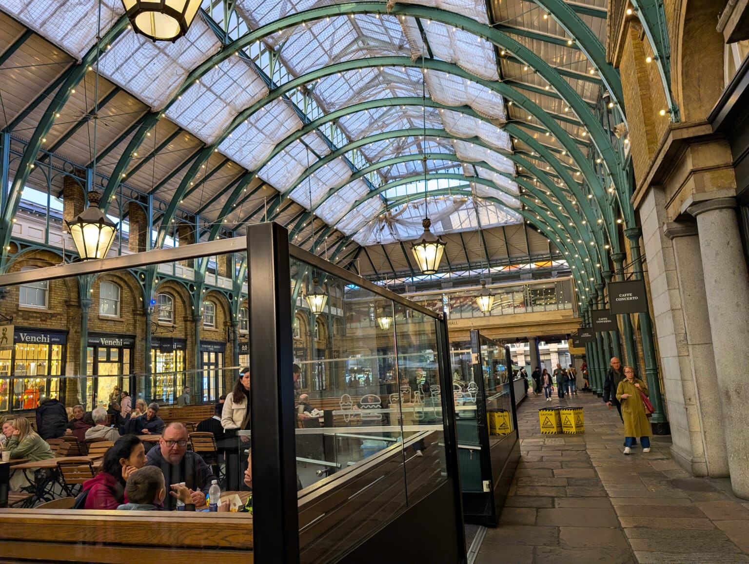 PXL_20250912_175116368 London markets: Covent Garden, Borough Market and Spitalfields – photo 15